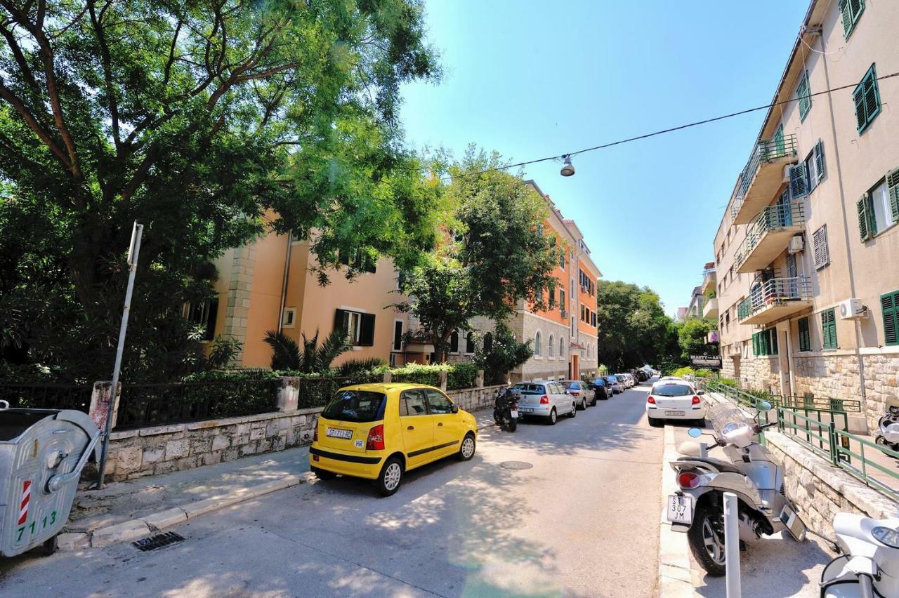 Central Garden View Home Split Exterior foto